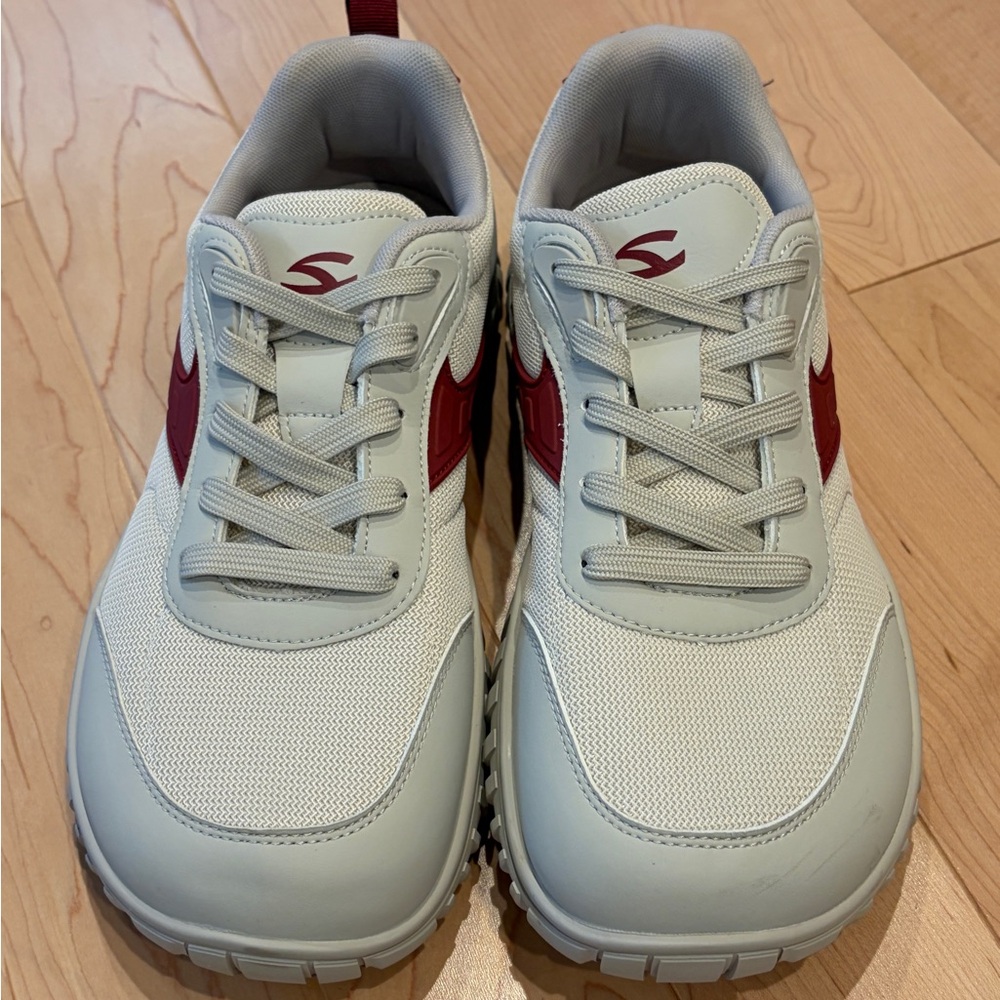 Stylish White and Red Men's Sneakers